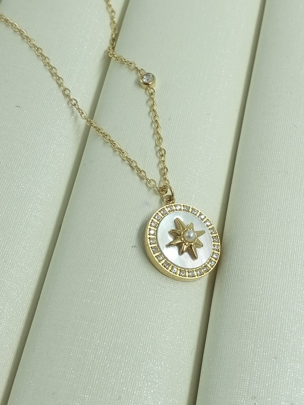 Elite Glow Necklace