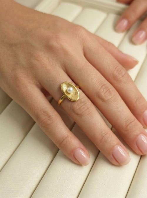 Amelia Ring
